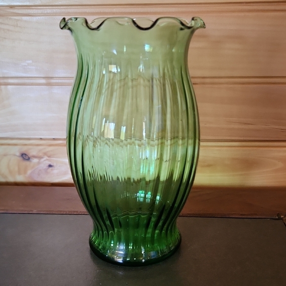 Green Ribbed Glass Accent Vase Vintage 1970's - Picture 1 of 5